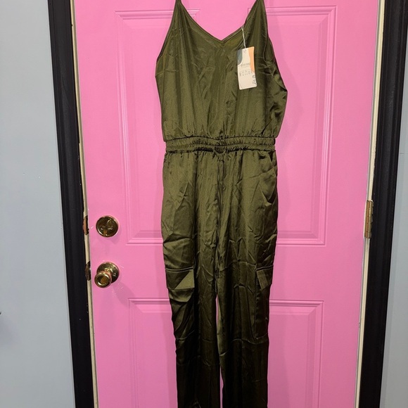 BTFBM Satiny Olive Green V-Neck Jumpsuit with Adjustable Straps - Picture 1 of 7